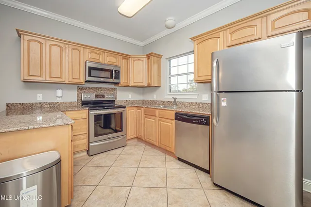 $199,999 | 219 Armand Oaks, Ocean Springs, MS 39564