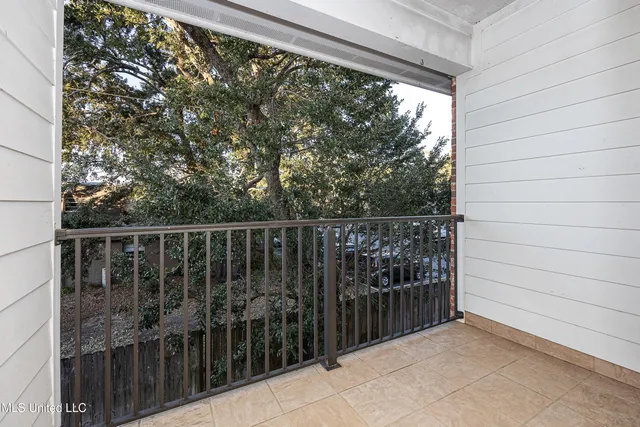 $199,999 | 219 Armand Oaks, Ocean Springs, MS 39564