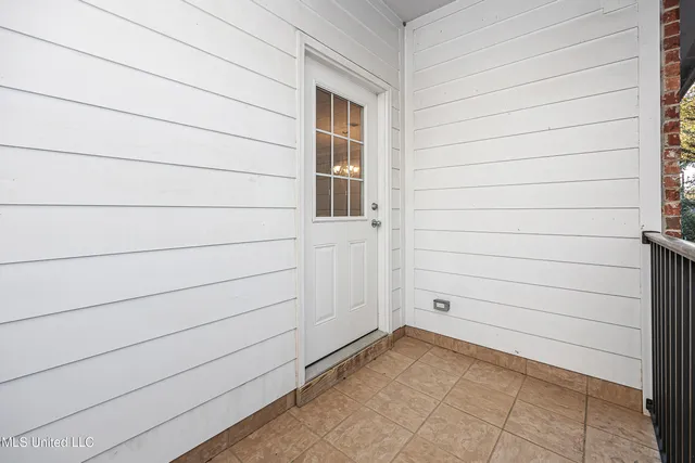 $199,999 | 219 Armand Oaks, Ocean Springs, MS 39564