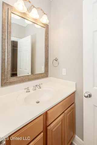 $199,999 | 219 Armand Oaks, Ocean Springs, MS 39564