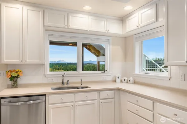$2,300,000 | 221 Baker View Lane, Camano Island, WA 98282