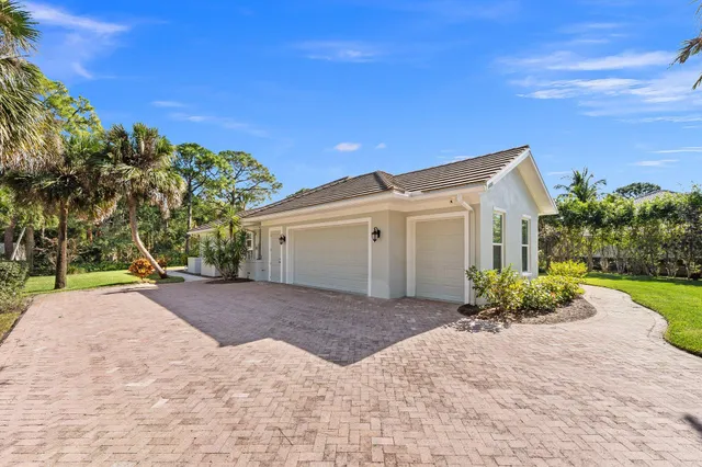 $1,089,888 | 1680 Southeast Cypress Glen Way, Stuart, FL 34997
