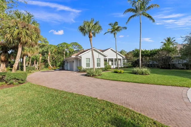 $1,089,888 | 1680 Southeast Cypress Glen Way, Stuart, FL 34997