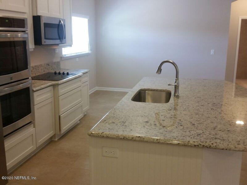 8. Kitchen_