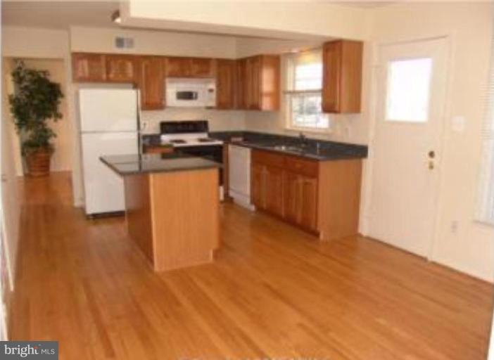 7142 Hamor Lane Springfield, VA 22153 - Photo 7 of 11 Kitchen