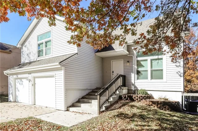 $2,530 | 4520 Northeast Webster Drive, Lee's Summit, MO 64064