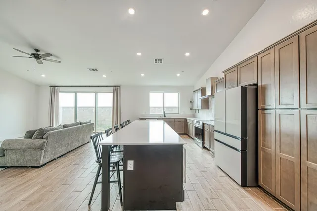 $575,000 | 7153 East Harvard Avenue, Fresno, CA 93737