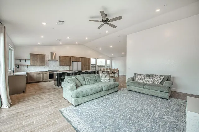 $575,000 | 7153 East Harvard Avenue, Fresno, CA 93737