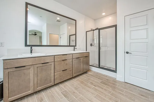 $575,000 | 7153 East Harvard Avenue, Fresno, CA 93737