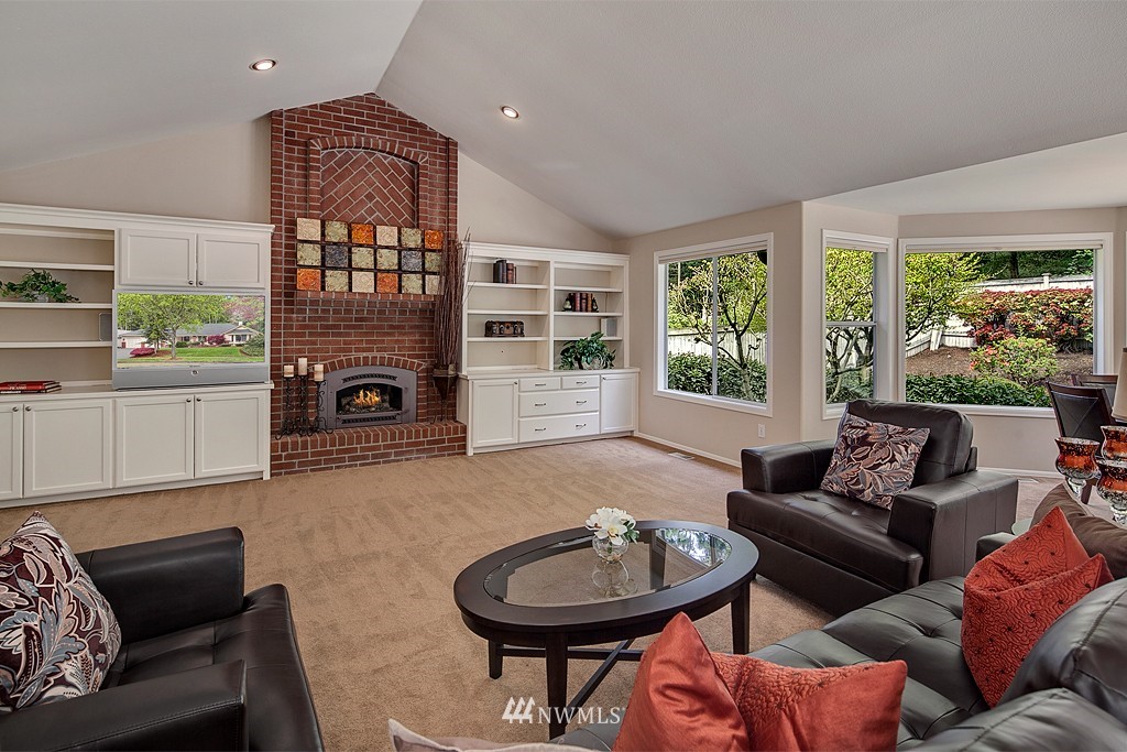 9824 Northeast 197th Street Bothell, WA 98011 - Photo 3 of 20 Gallery Image 3