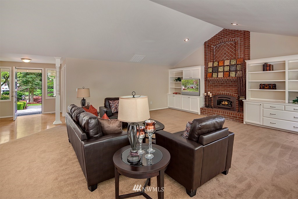 9824 Northeast 197th Street Bothell, WA 98011 - Photo 4 of 20 Gallery Image 4