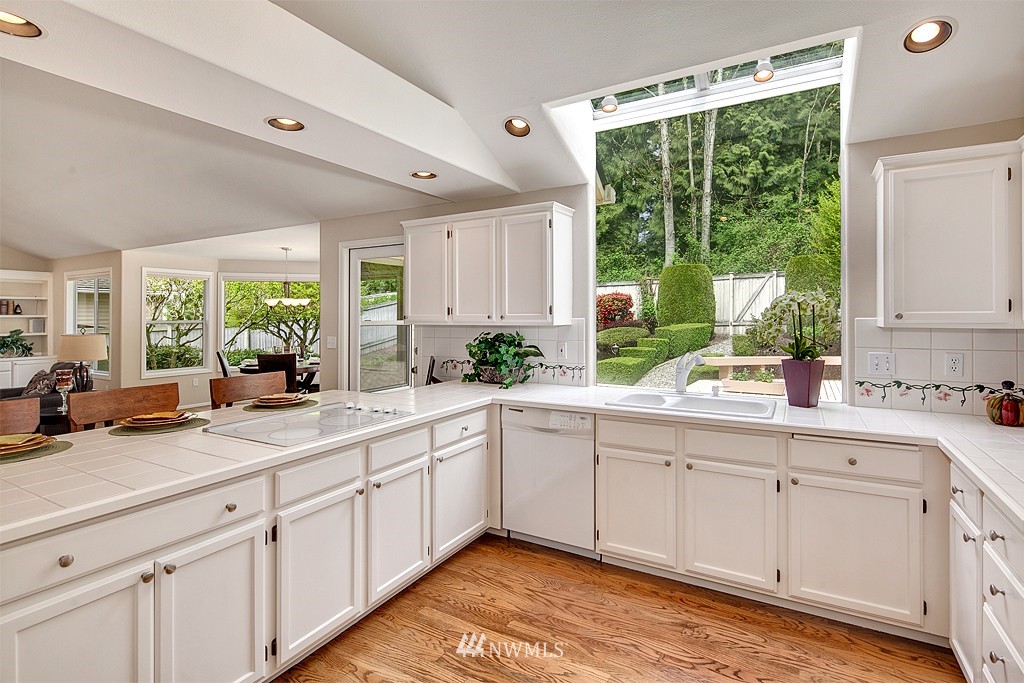 9824 Northeast 197th Street Bothell, WA 98011 - Photo 8 of 20 Gallery Image 8