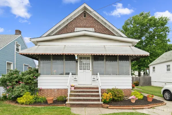 $1,450 | 511 Garden Avenue, Unit 2, Woodbridge, NJ 07095