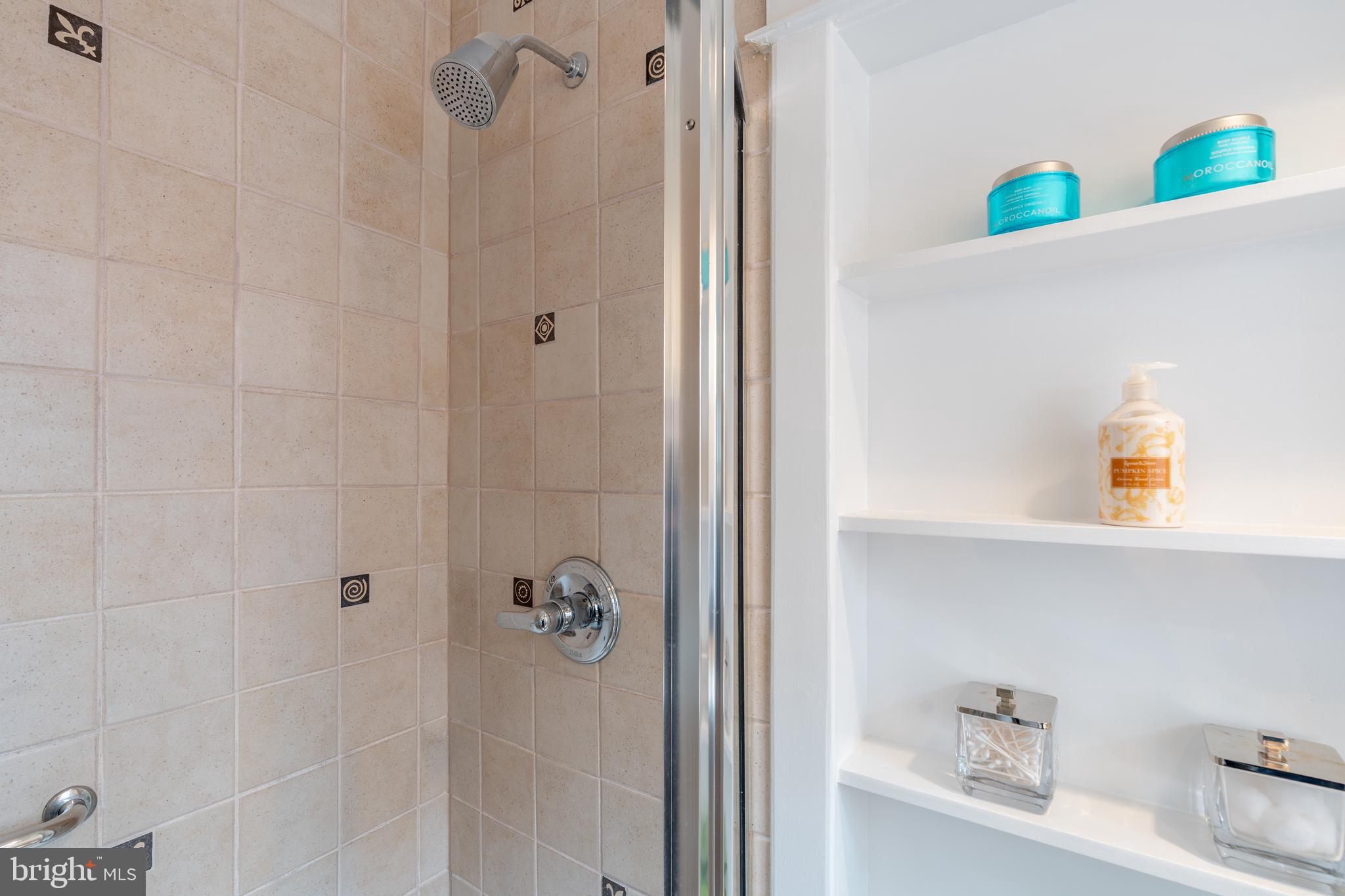 5045 Reno Road Northwest Washington, DC 20008 - Photo 47 of 65 Primary shower