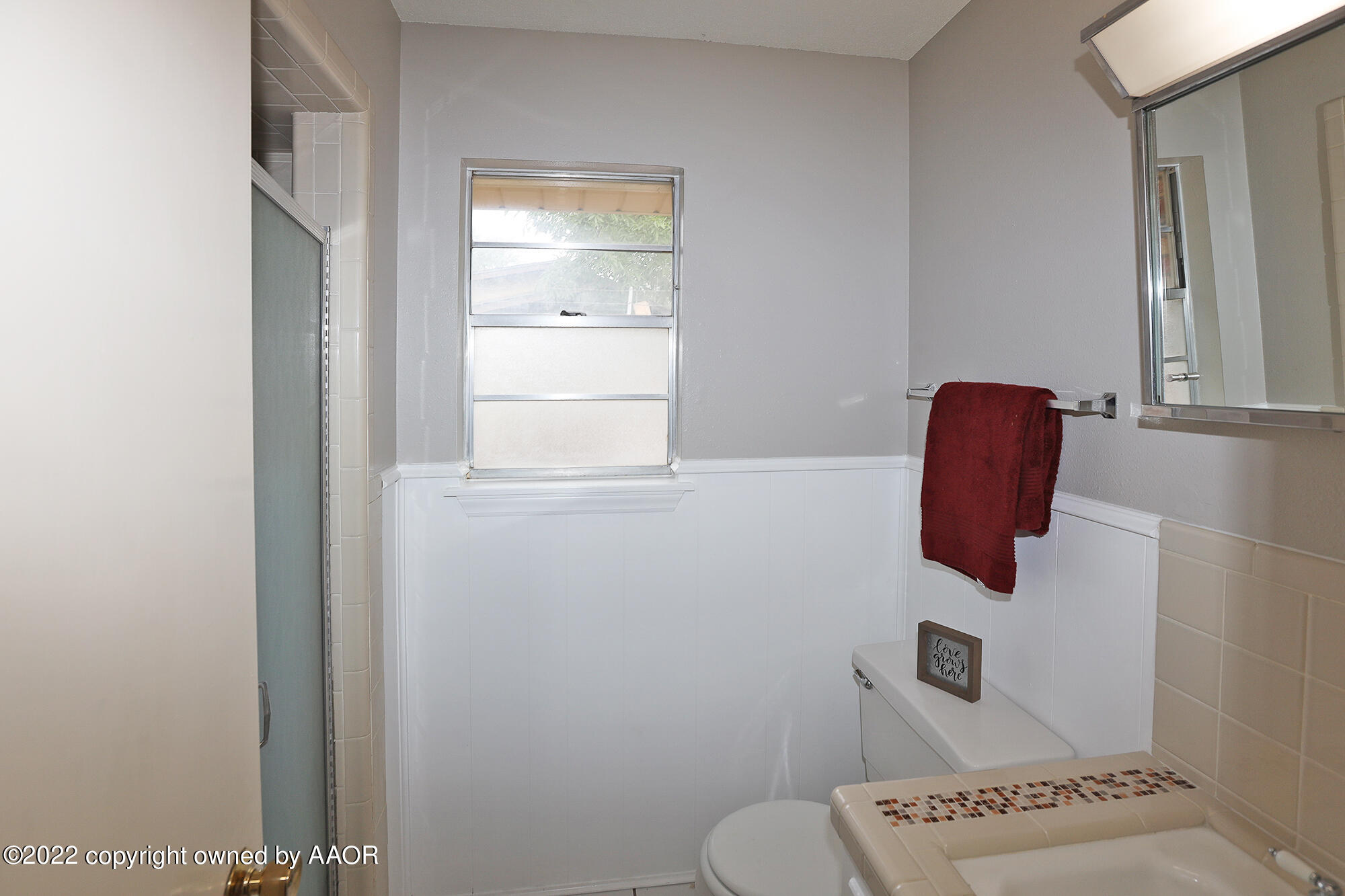 4404 Sherwood Lane Amarillo, TX 79110 - Photo 13 of 25 Master Bath2
