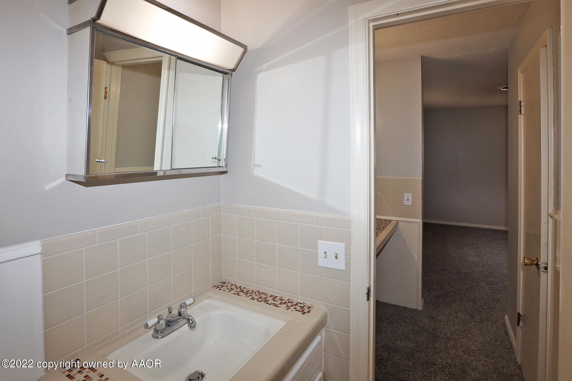 4404 Sherwood Lane Amarillo, TX 79110 - Photo 14 of 25 Master Bath3