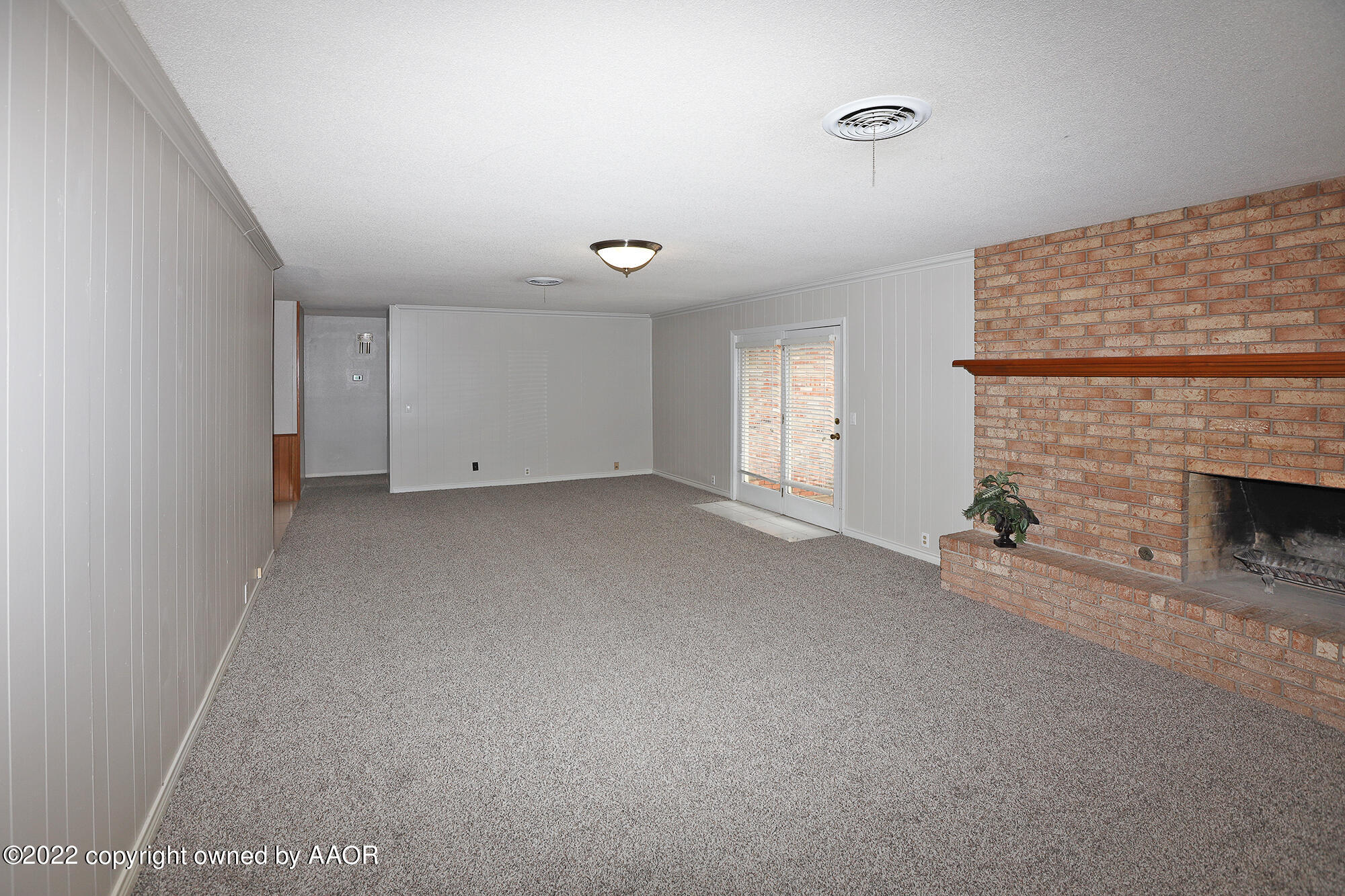 4404 Sherwood Lane Amarillo, TX 79110 - Photo 4 of 25 Living Area2