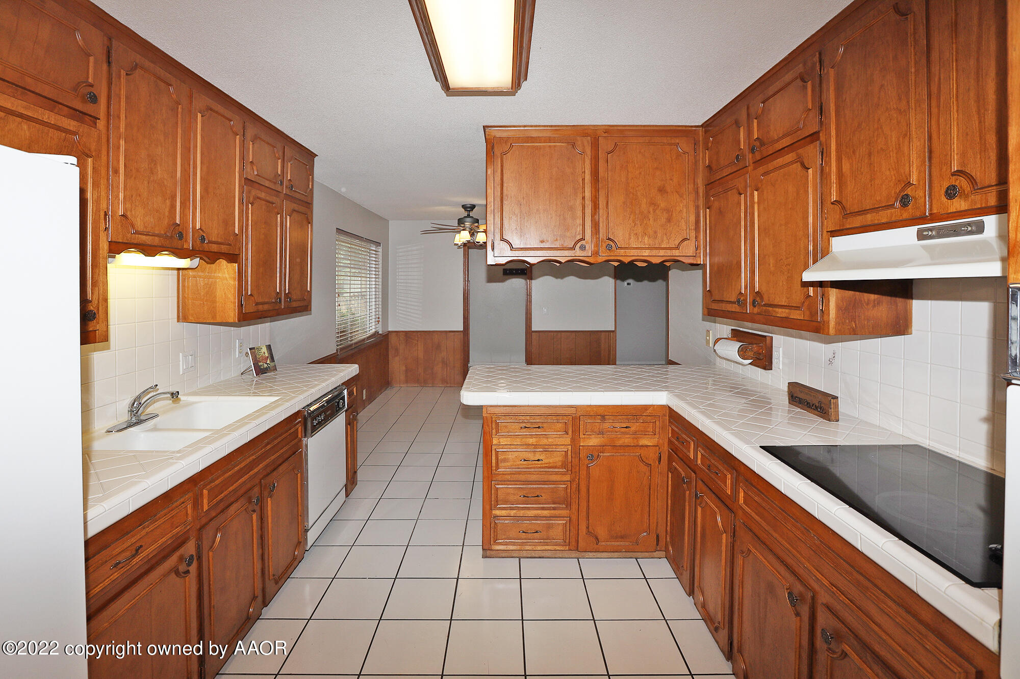 4404 Sherwood Lane Amarillo, TX 79110 - Photo 5 of 25 Kitchen & Dining