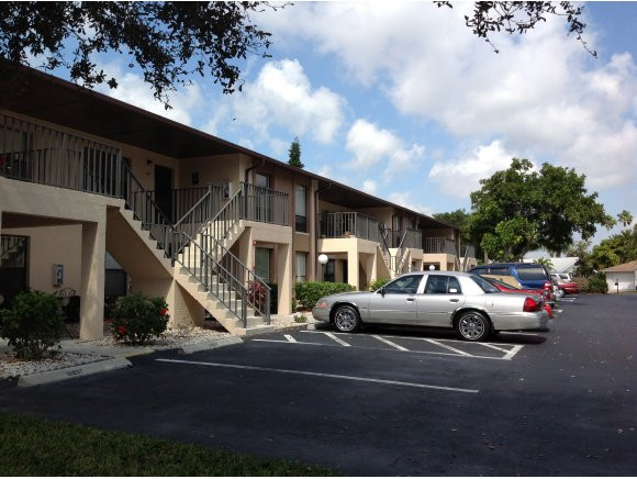 256 Pebble Beach Circle, Unit D203 Naples, FL 34113 - Photo 12 of 13 Photo 12