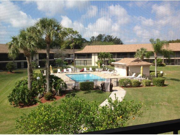 256 Pebble Beach Circle, Unit D203 Naples, FL 34113 - Photo 10 of 13 Photo 10