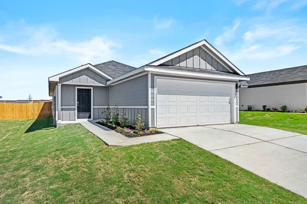 $239,500 | 401 Wild Goose Drive, Luling, TX 78648