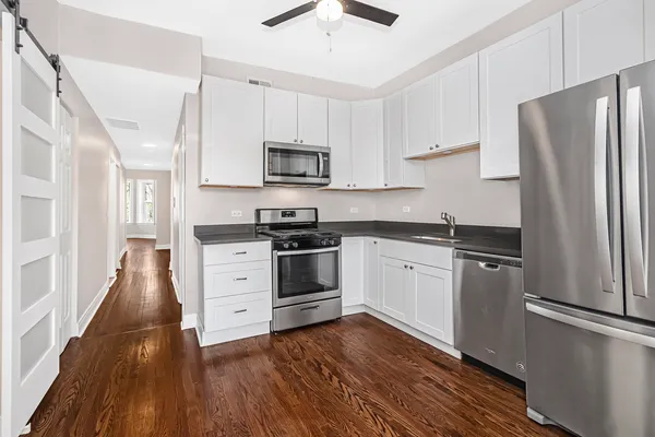 $2,900 | 1341 West Foster Avenue, Unit 3, Chicago, IL 60640