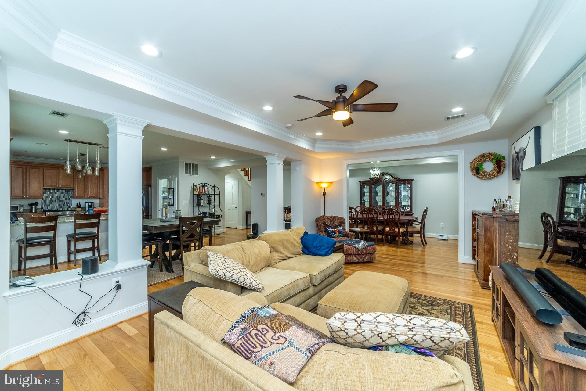 7413 Gresham Street Springfield, VA 22151 - Photo 12 of 55 LIVING ROOM