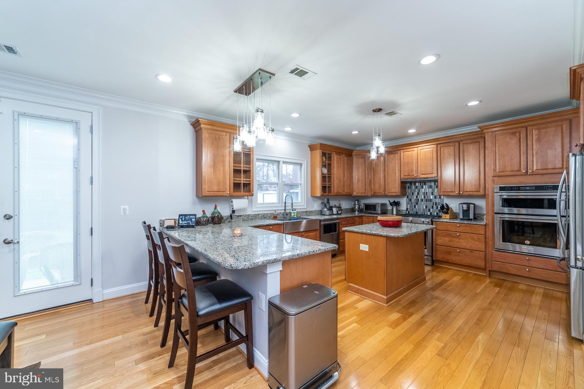 7413 Gresham Street Springfield, VA 22151 - Photo 18 of 55 KITCHEN