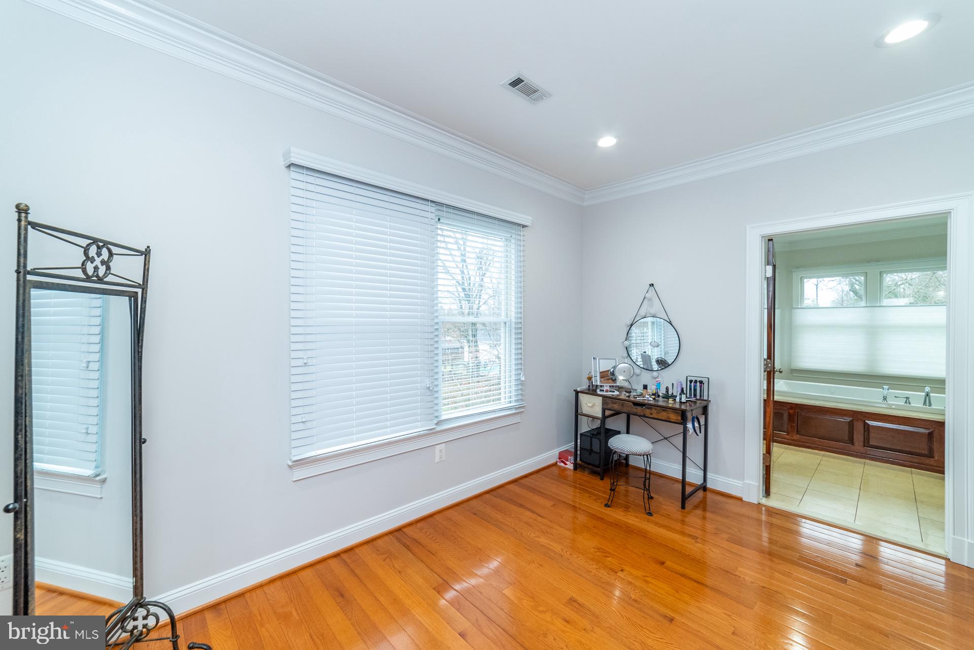 7413 Gresham Street Springfield, VA 22151 - Photo 36 of 55 MASTER BEDROOM SITTING ROOM