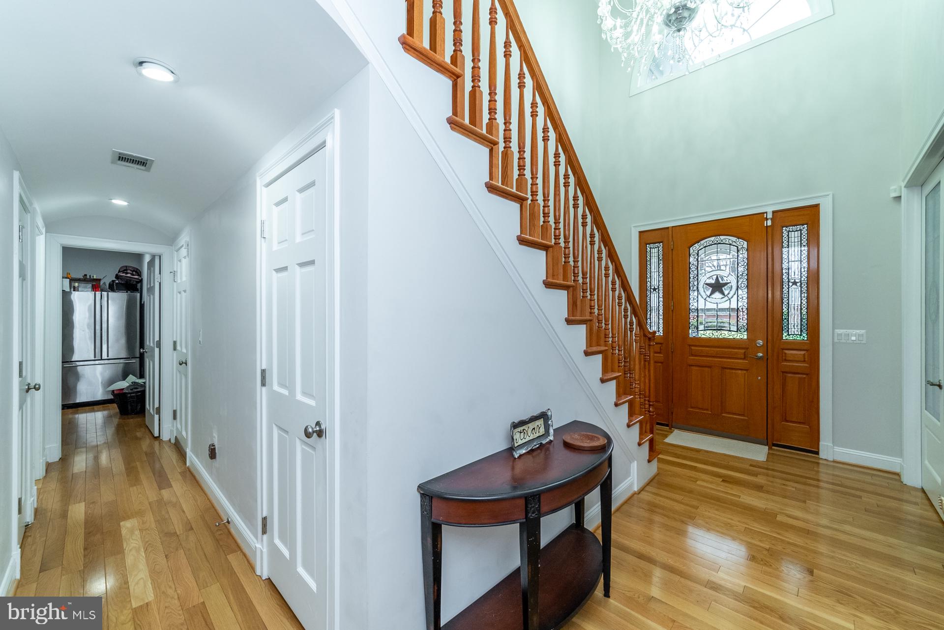 7413 Gresham Street Springfield, VA 22151 - Photo 4 of 55