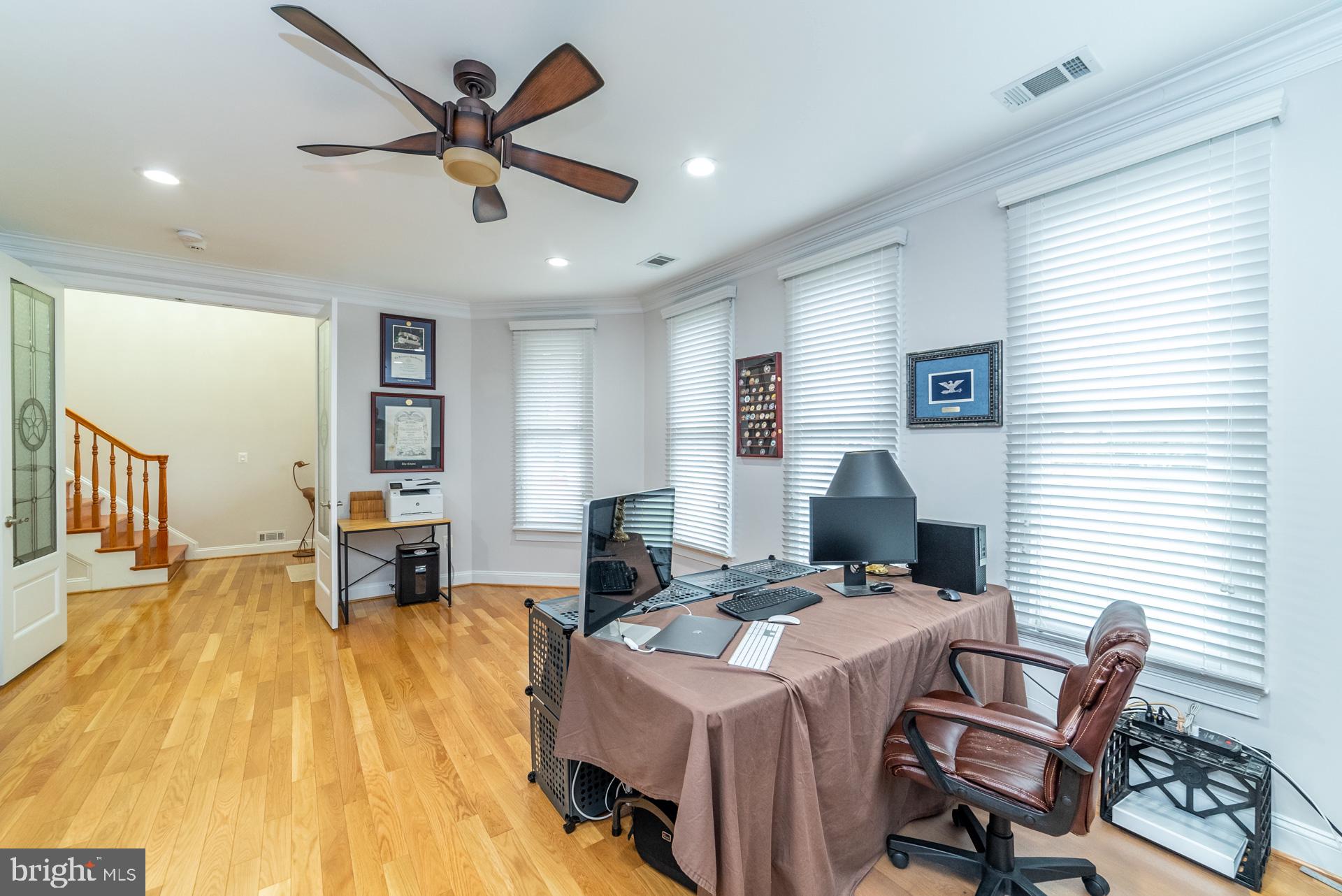 7413 Gresham Street Springfield, VA 22151 - Photo 8 of 55