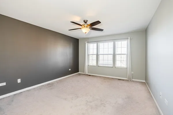 $2,900 | 2931 Henley Lane, Unit 2931, Naperville, IL 60540