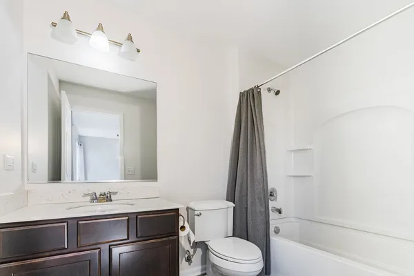 $2,900 | 2931 Henley Lane, Unit 2931, Naperville, IL 60540