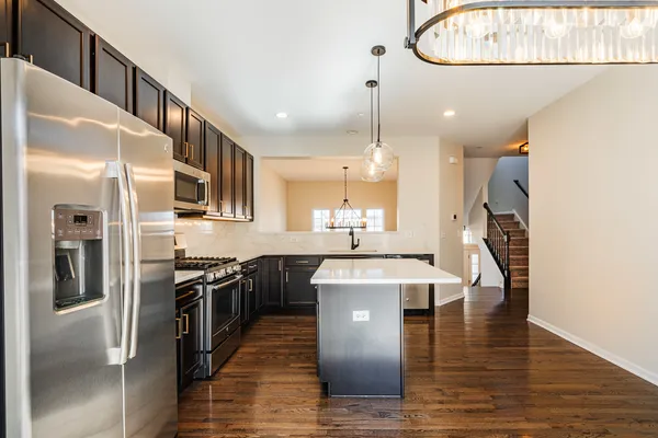 $2,900 | 2931 Henley Lane, Unit 2931, Naperville, IL 60540