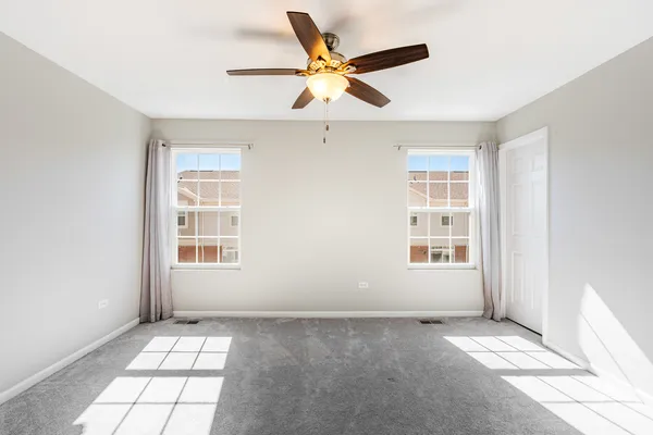 $2,900 | 2931 Henley Lane, Unit 2931, Naperville, IL 60540