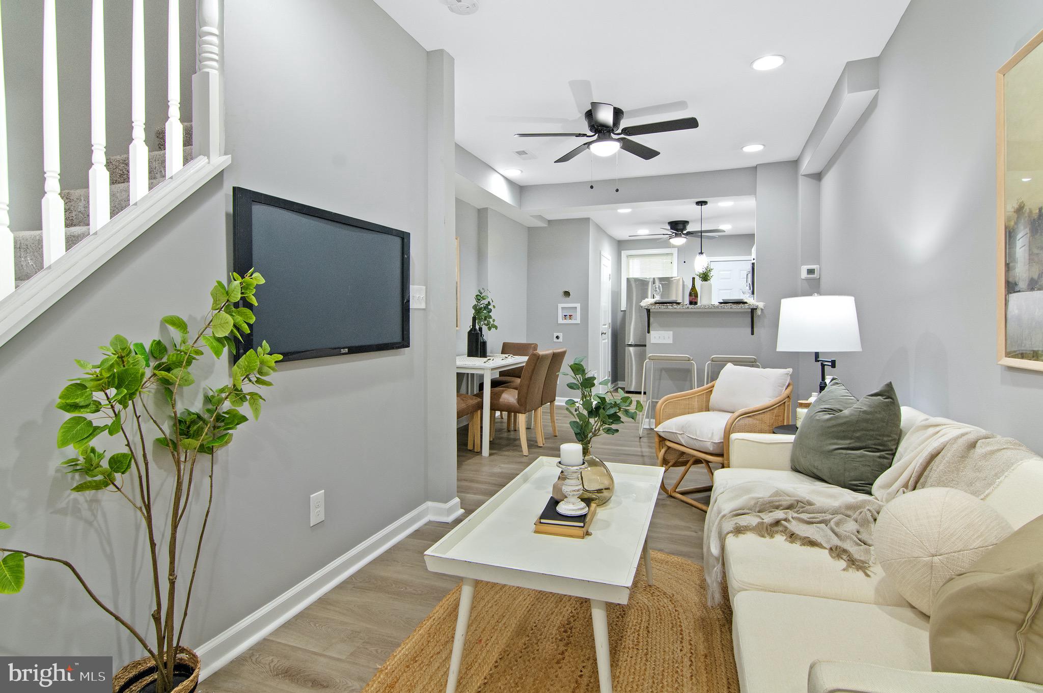 855 Reinhardt Street Baltimore, MD 21230 - Photo 3 of 25 Living room