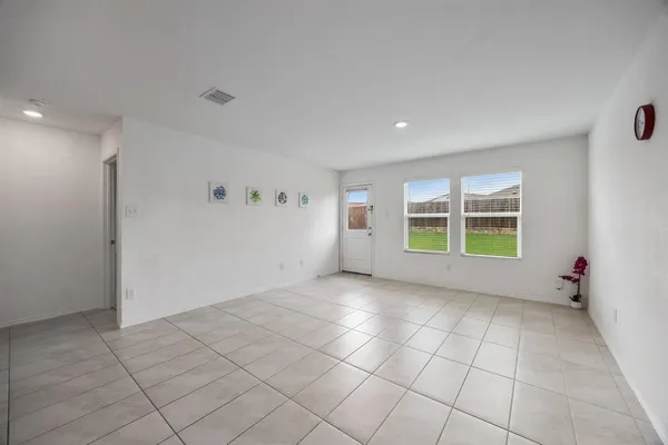 $1,895 | 6038 Determine Lane, Forney, TX 75126