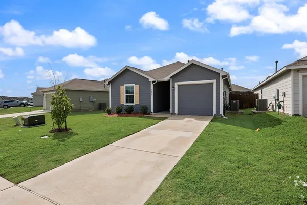 $1,895 | 6038 Determine Lane, Forney, TX 75126