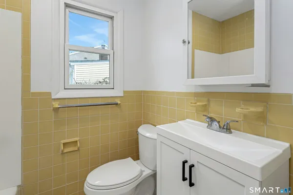 $3,600 | 85 Burwood Avenue, Unit BACK, Stamford, CT 06902