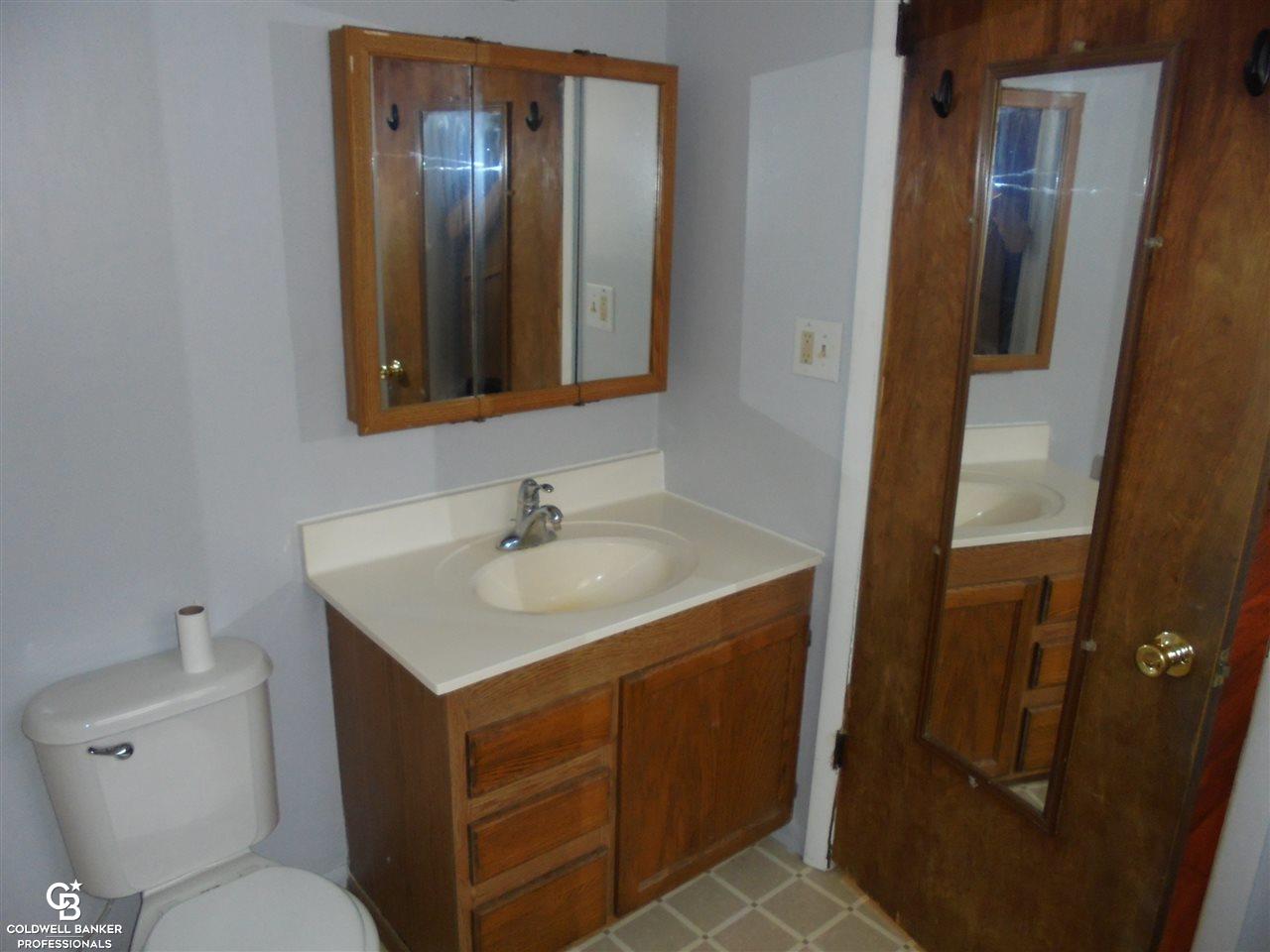 280 Wheeling Road Imlay City, MI 48444 - Photo 23 of 35 Bathroom