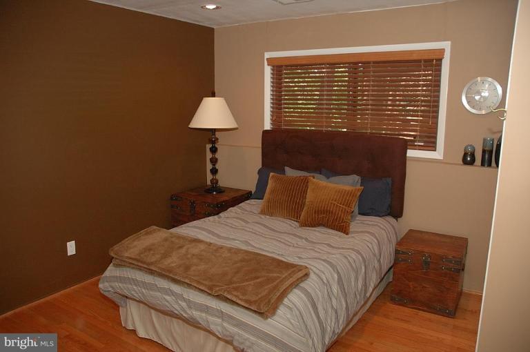 11131 Timberhead Lane Reston, VA 20191 - Photo 15 of 22 Bedroom #3