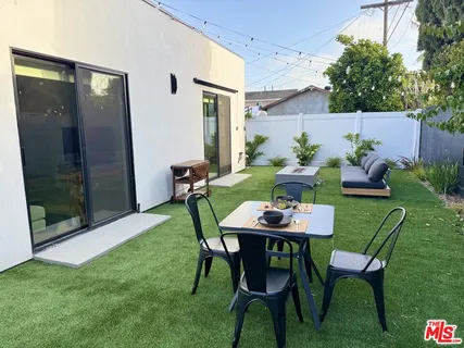 $1,648,900 | 2911 South Rimpau Boulevard, Unit 2909, Los Angeles, CA 90016