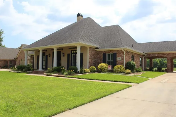 $529,500 | 532 Hunters Run, Bossier City, LA 71111