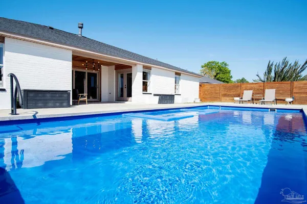 $475,000 | 121 Villacrest Drive, Crestview, FL 32536