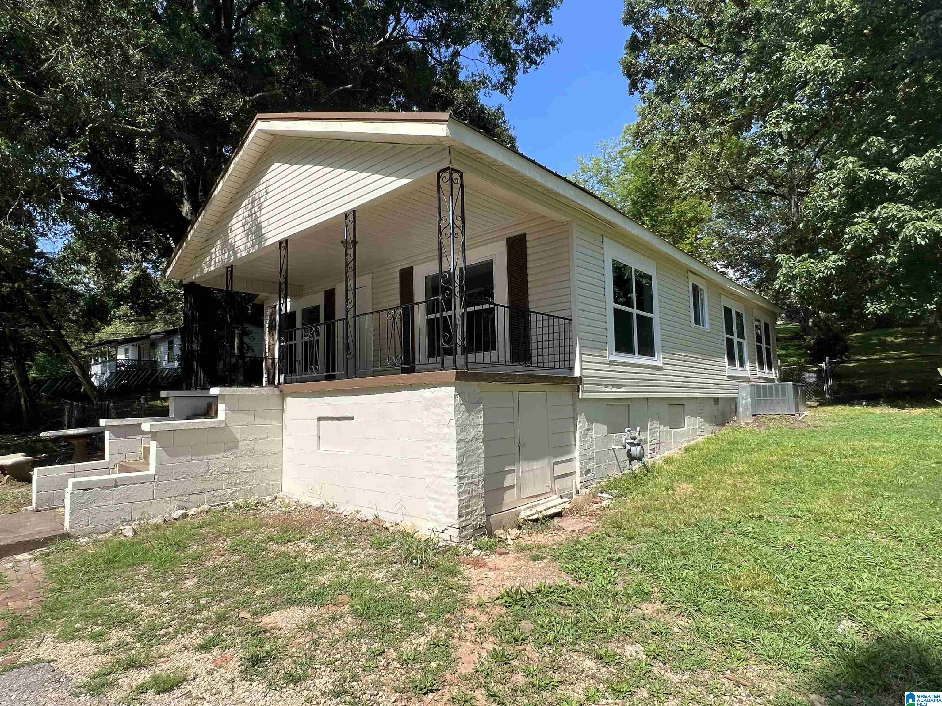 4437 Saks Road Anniston, AL 36206 - Photo 3 of 17