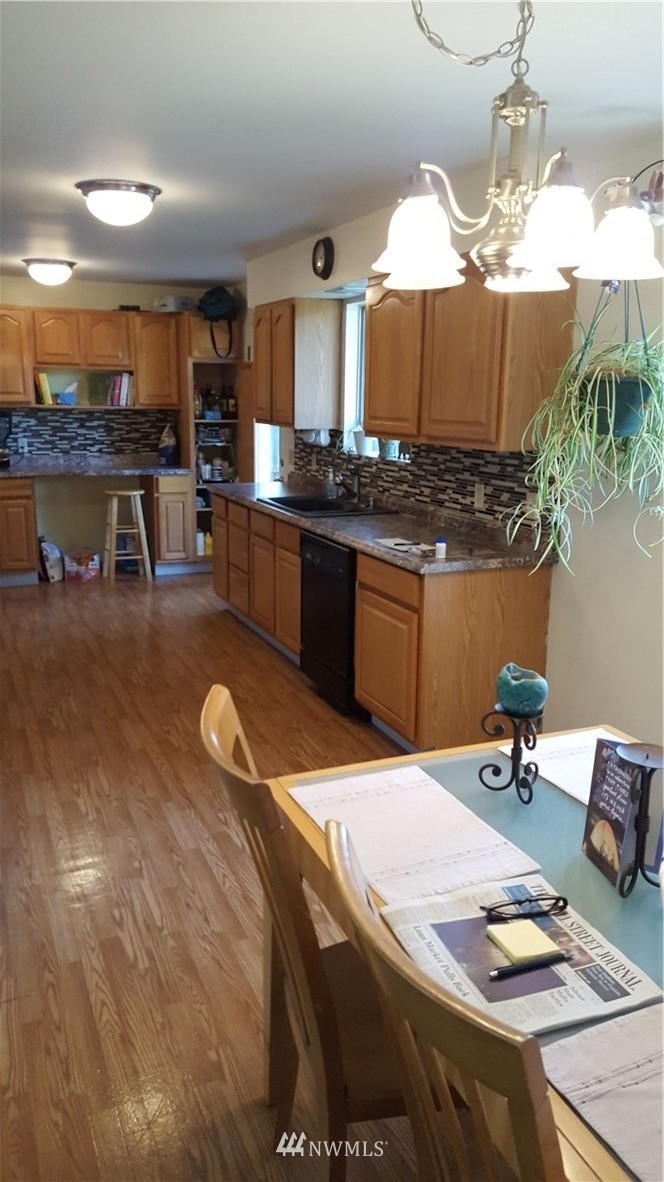 14298 Josh Wilson Road Burlington, WA 98233 - Photo 9 of 23 Gallery Image 9
