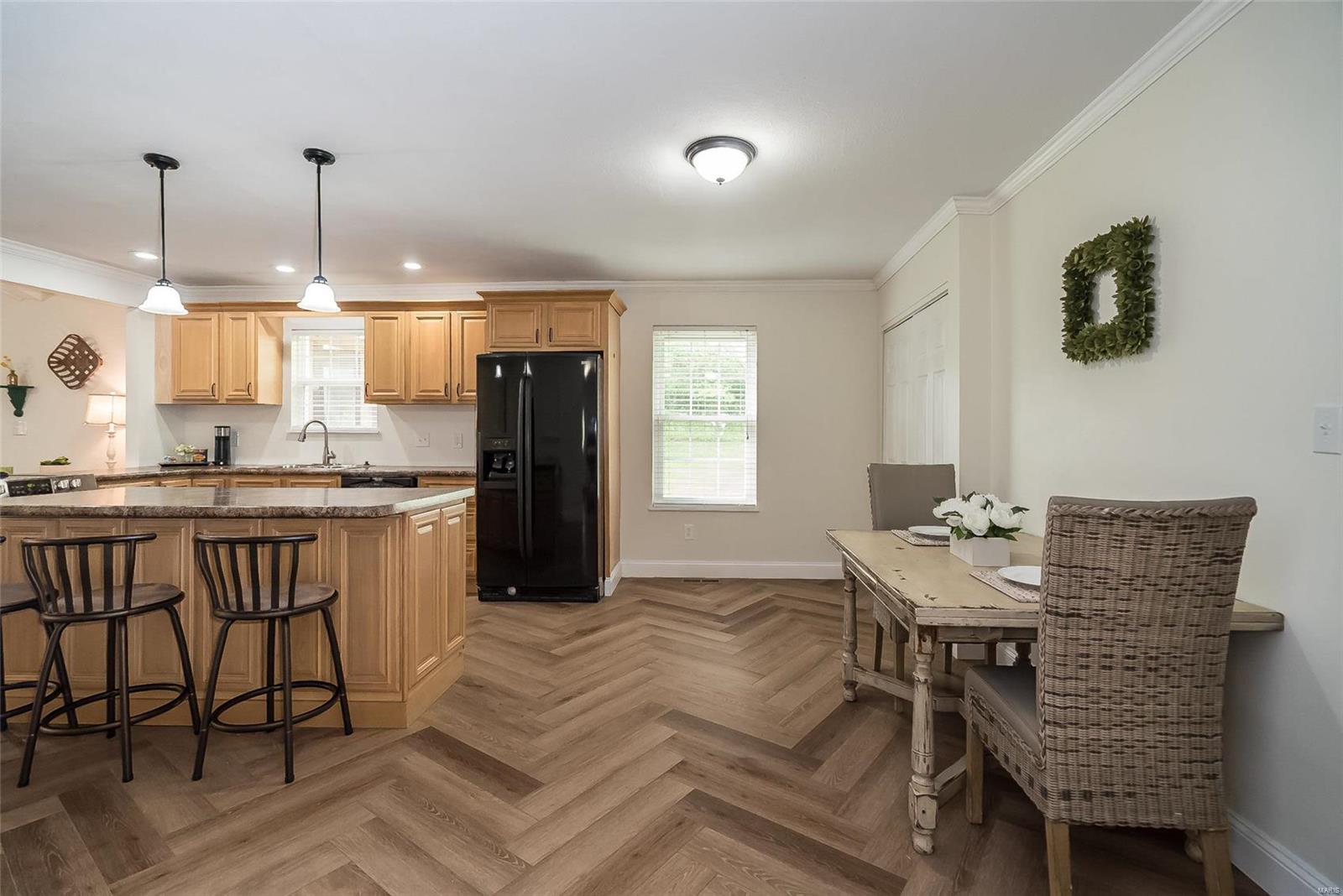 1012 Bedford Lane Ballwin, MO 63011 - Photo 11 of 37