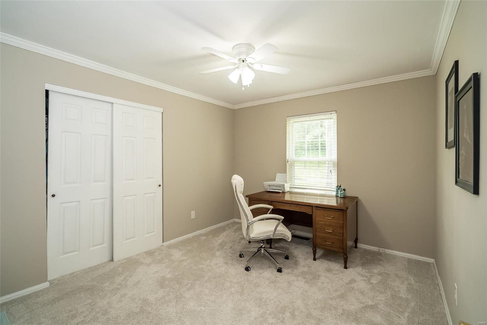 1012 Bedford Lane Ballwin, MO 63011 - Photo 29 of 37