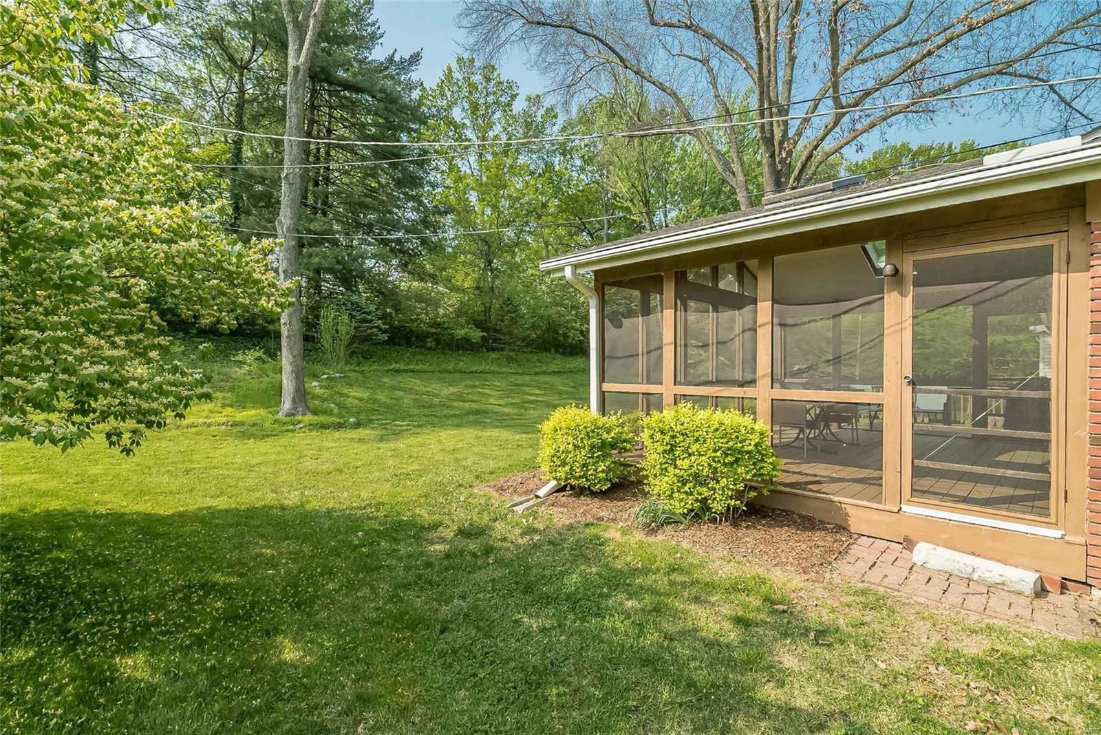 1012 Bedford Lane Ballwin, MO 63011 - Photo 32 of 37