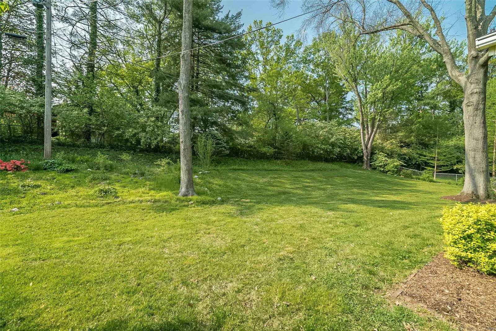 1012 Bedford Lane Ballwin, MO 63011 - Photo 33 of 37